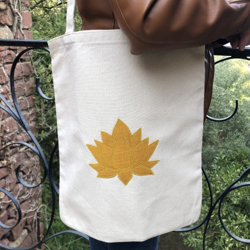 tote bag lotus jaune en soie doublé