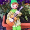 Personnage articulé lutin musicien